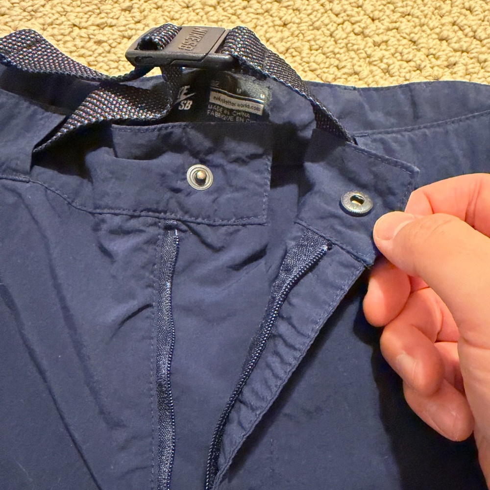 Nike SB Zipper Button Buckle Belt Enclosure Chino Shorts (Men’s 32 - Medium) - Picture 3 of 6